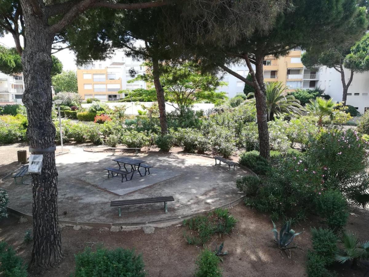Studio Cabine Vue Port Avec Parking Prive, Piscine, Parc, Boulodrome Agde Exterior photo