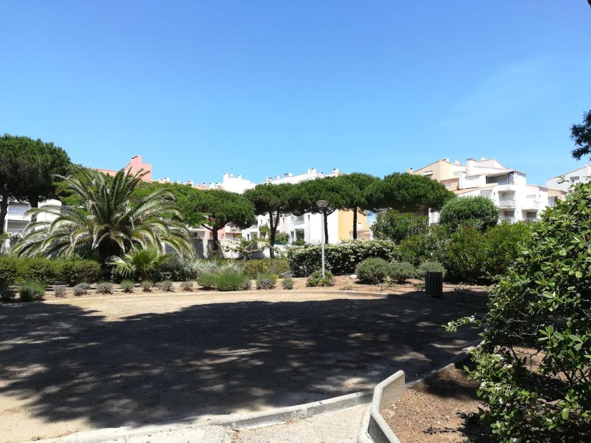 Studio Cabine Vue Port Avec Parking Prive, Piscine, Parc, Boulodrome Agde Exterior photo